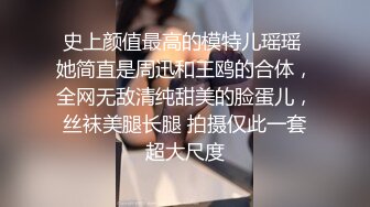 2男3女群P啪啪，一前一后骑乘抽擦大黑牛震动搞完再自慰，很是诱惑喜欢不要错过