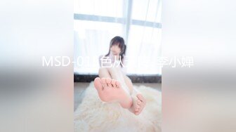 长发颜值妹子全裸自慰，道具插穴特写粉穴，水水很多