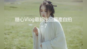 颜值苗条小姐姐！和女同闺蜜双女秀！69骑脸互舔骚逼，单腿黑丝美腿，跳蛋震穴，穿戴假屌操逼