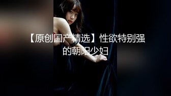   碎花裙子小虎牙妹子勾引头套男露脸交啪啪女上位打桩，满嘴淫语