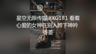 填满女友的嘴，白领闷骚婊子，舔的花里胡哨，母狗发情了！