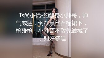  肤白貌美极品小妞露脸浴室洗白白诱惑狼友，到床上揉奶玩逼给狼友看特写