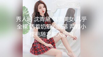 外貌可爱清纯妹子，打了唇钉和乳钉看着都挺疼的，三点全裸，无毛白虎逼逼