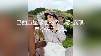 无毛逼风骚少妇看着黄片让大哥草，无套揉脸侧身吃着奶子草着逼，疯狂输出浪叫不断，直接让大哥射床单上刺激[